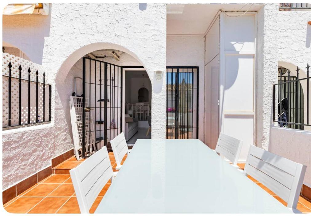 La Casa En La Carihuela Playa A 4 Minutos A Pie Torremolinos Exterior foto